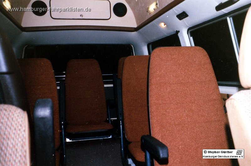 Kleinfahrzeug, Linie 240-27.jpg